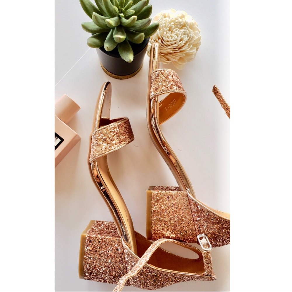 NEW! BETAN Champagne Glitter Heels